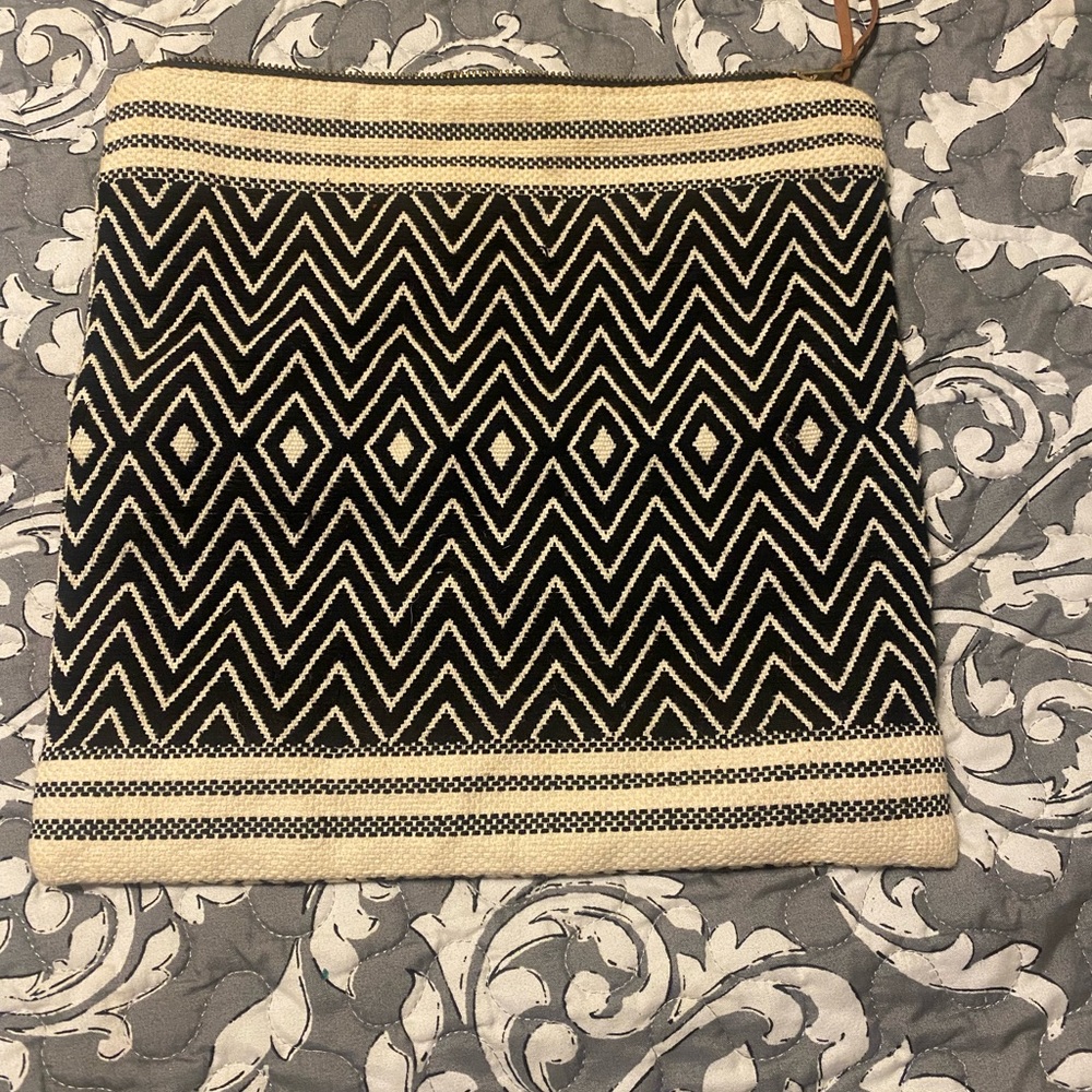 Tribe Alive Clutch